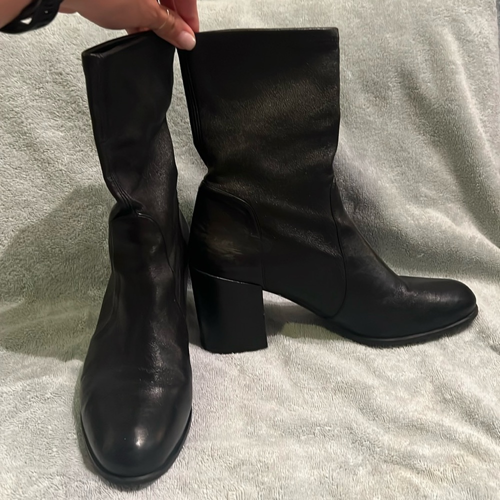 Stuart Weitzman Block Heeled High Ankle Booties - size 9.5 black leather
